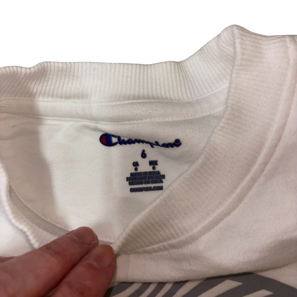 Champion Kids Size 6 Short Sleeve Pullover Sweater Top Graphic Print Thick White - Picture 4 of 5